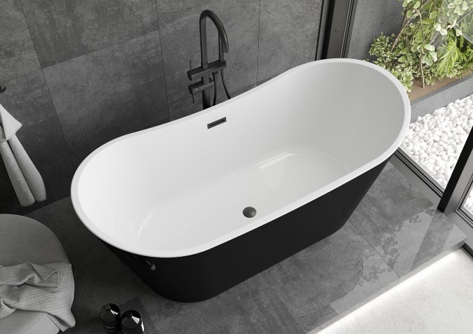 Svart fristående badkar