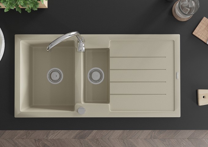 Granitdiskhoar med blandare och sifon