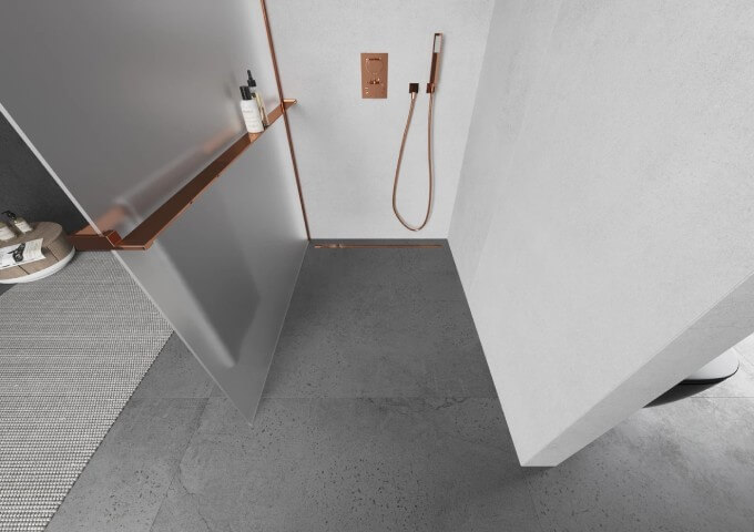 Badrum med vinylplattor i betong