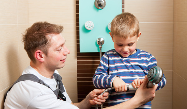 Hur man installerar en duschpanel