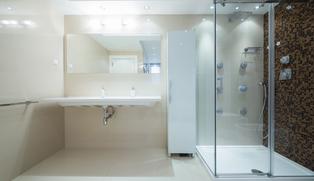 Hur kan man montera en duschbricka?