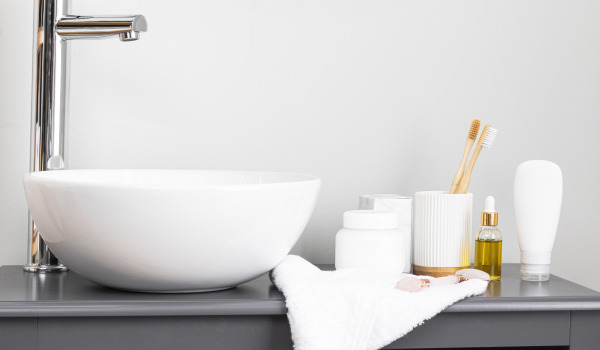 Högt eller klassiskt? Höga tvättställsblandare.