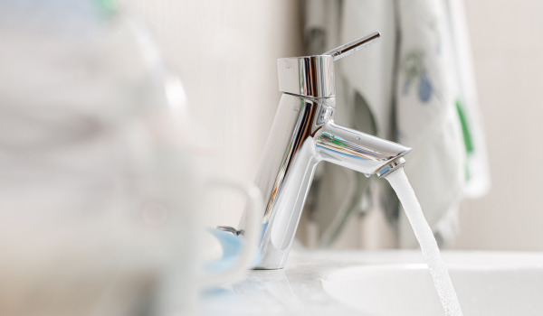 Varmt-kallt, alltså handfatsblandare med termostat