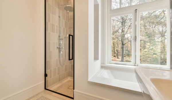 Hur du sparar vatten i duschen - produktlösningar som är värda att använda