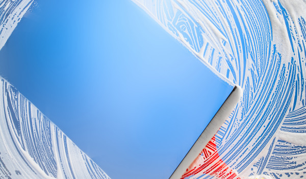 Vad används en skrapa till i badrummet?