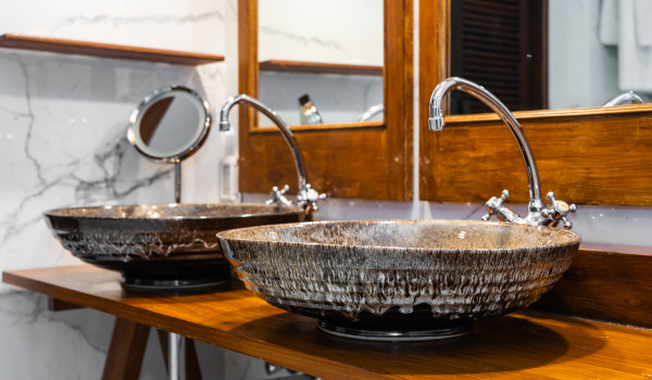 Hur man sköter en fristående tvättställ?