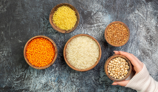 Larv av mott – hur tar man bort den från sitt kök?