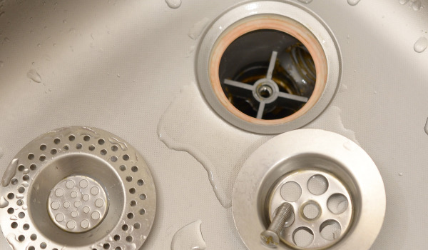 Automatisk eller traditionell vattenlås - vilken ska man välja och vilka är skillnaderna?