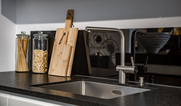 Granit-, stål- eller keramikdiskbänk?