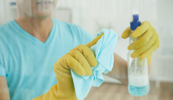 Hur man tar bort kalksten från duschkabin?