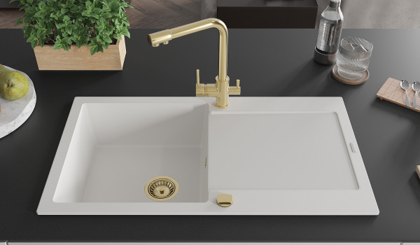 Lyxig, gyllene köksblandare