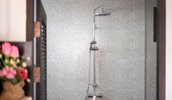 Hur avkalka en duschregn?