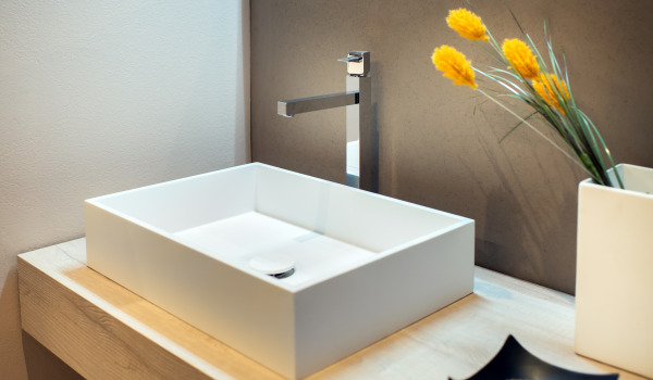 Vilken blandare för en bänkskivans handfat?