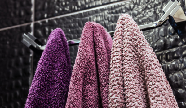 Hur man hänger krokar på pluggar