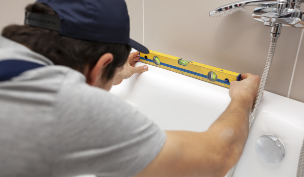 Hur väljer man höjden på ett rektangulärt badkar?